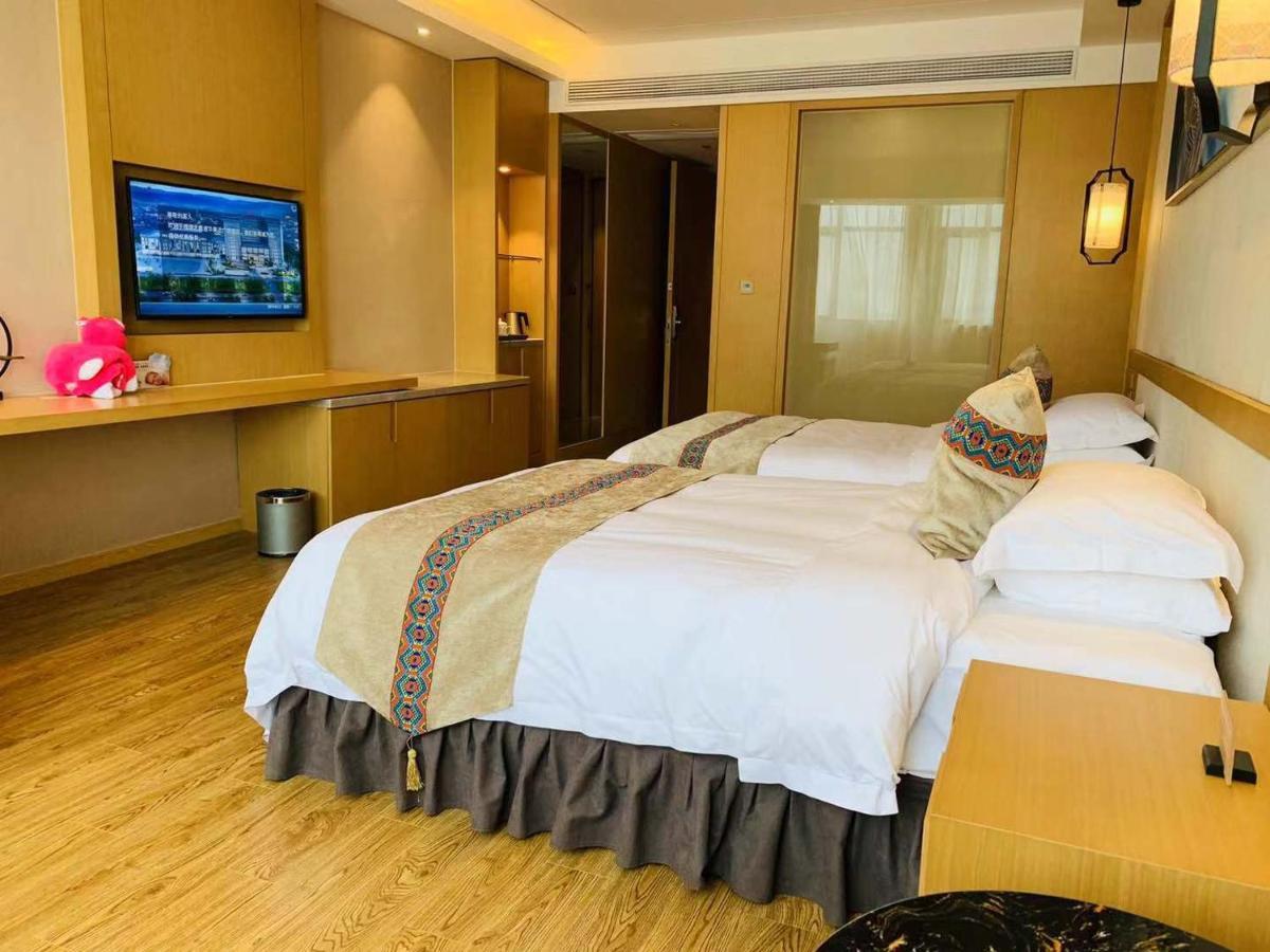 Ramada Plaza By Wyndham Enshi Hotel Luaran gambar