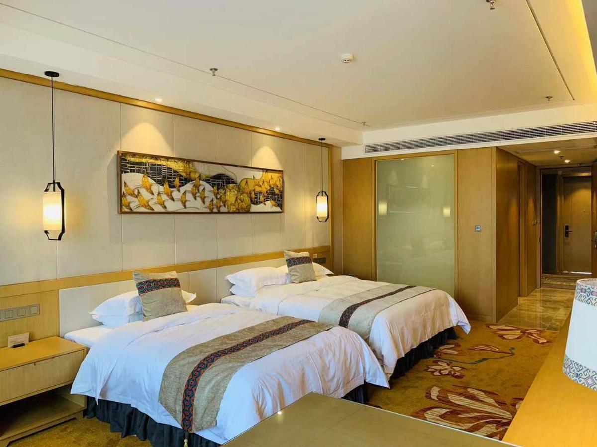 Ramada Plaza By Wyndham Enshi Hotel Luaran gambar