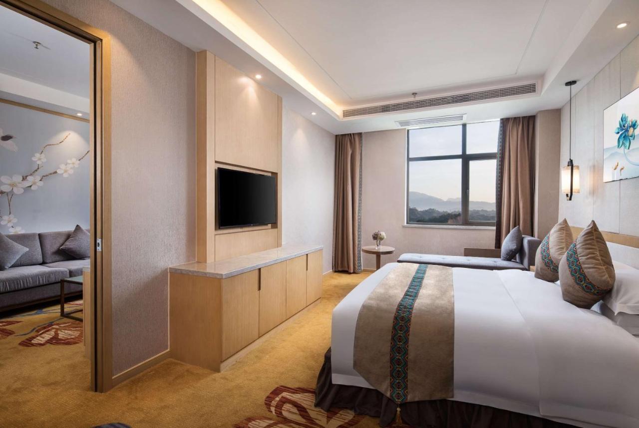 Ramada Plaza By Wyndham Enshi Hotel Luaran gambar