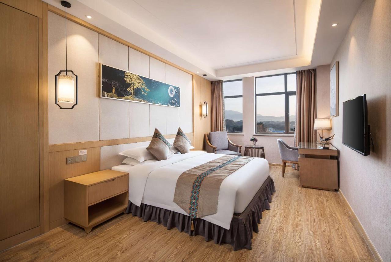 Ramada Plaza By Wyndham Enshi Hotel Luaran gambar